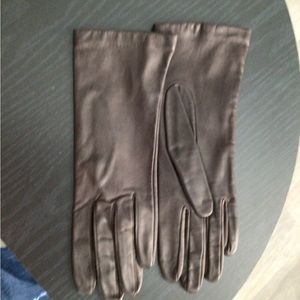 Leather gloves
